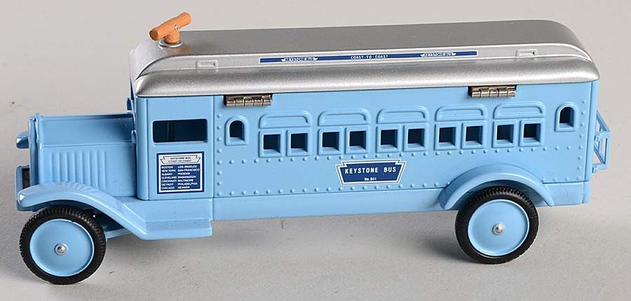 Sidewalk Cruiser 1932 Coast To Coast Bus - Boxed by Hallmark Gold Crown-1