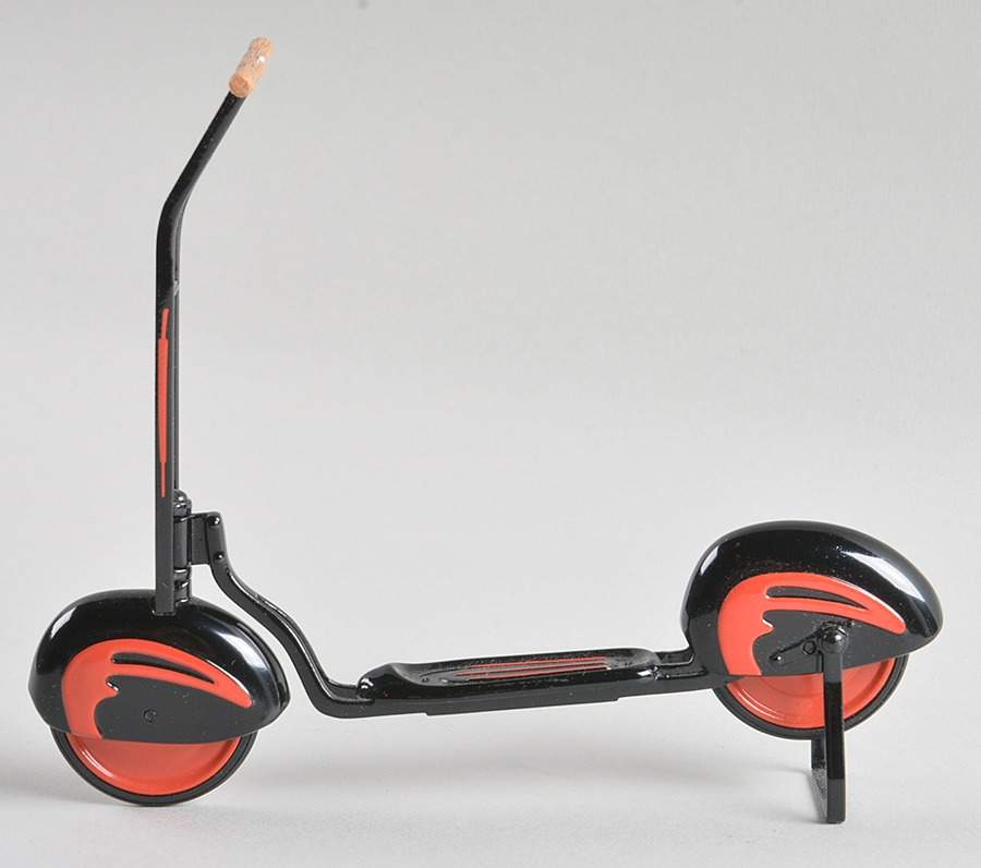 Sidewalk Cruiser 1939 Batwing Scooter - Boxed by Hallmark Gold Crown-1