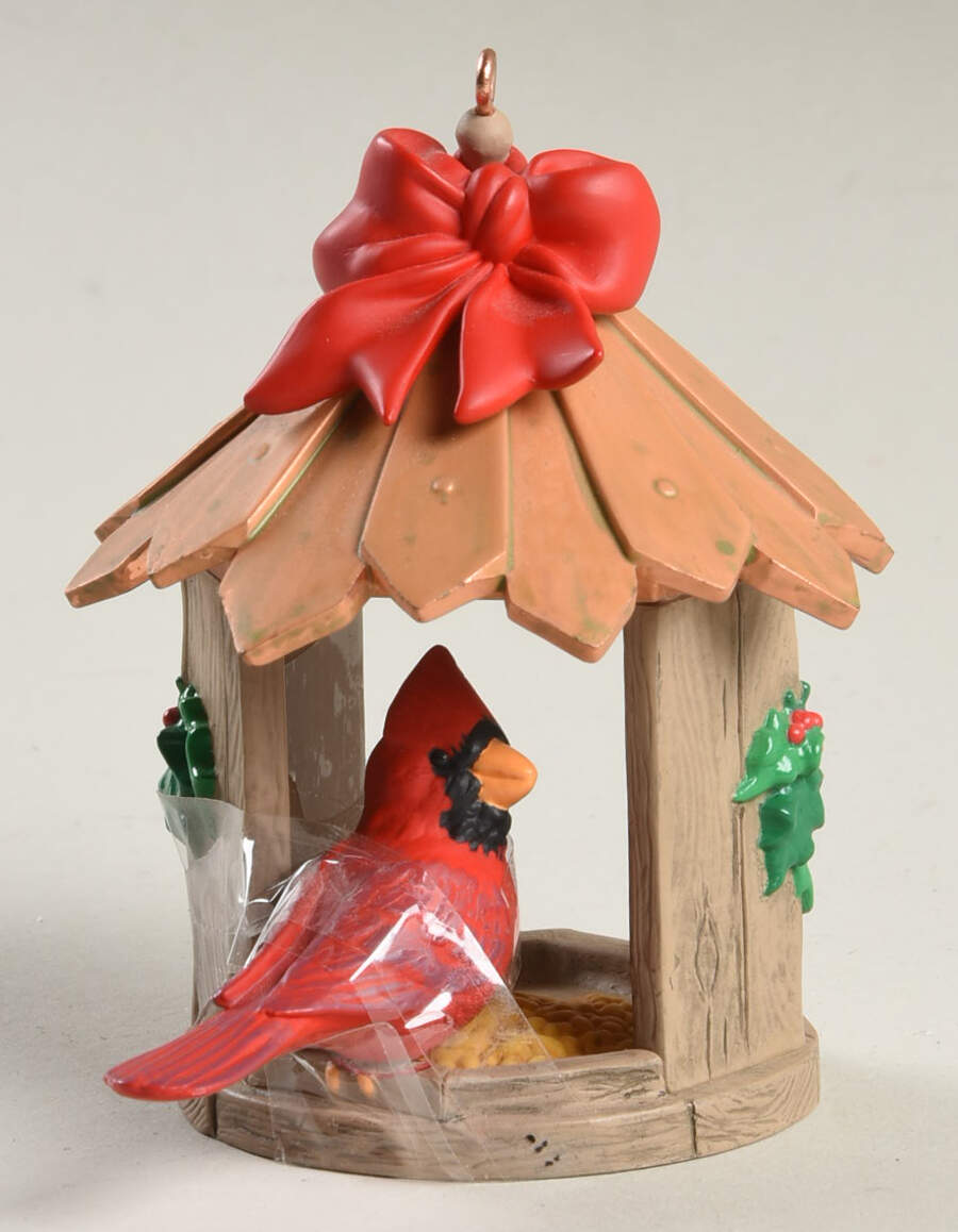 1999 Hallmark Christmas Ornaments Wintertime Treat - No Box by Hallmark Gold Crown-1