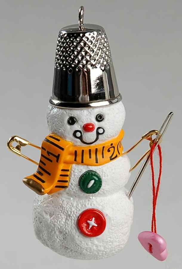 1999 Hallmark Christmas Ornaments Sew Handy - Boxed by Hallmark Gold Crown-1