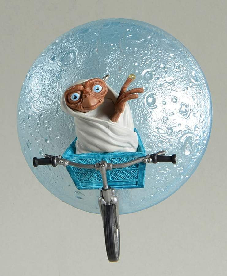 ET the Extra-Terrestrial Et-Extra Terrestrial - With Box by Hallmark Gold Crown-1