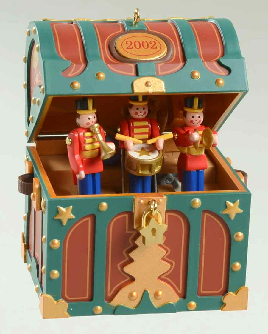 2002 Hallmark Christmas Ornaments Merry Music Makers - Boxed by Hallmark Gold Crown-1