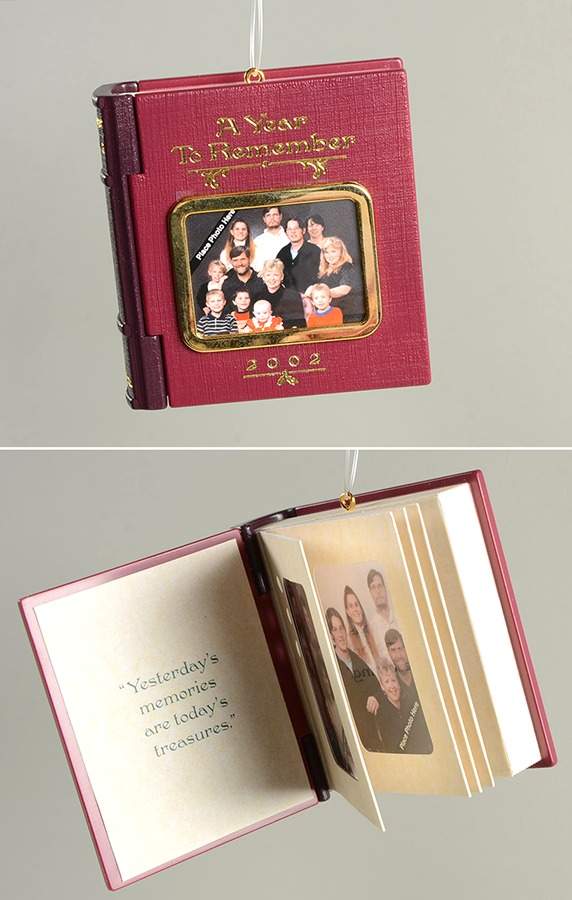 2002 Hallmark Christmas Ornaments A Year To Remember-Photo Holder-2002 - Boxed by Hallmark Gold Crown-1