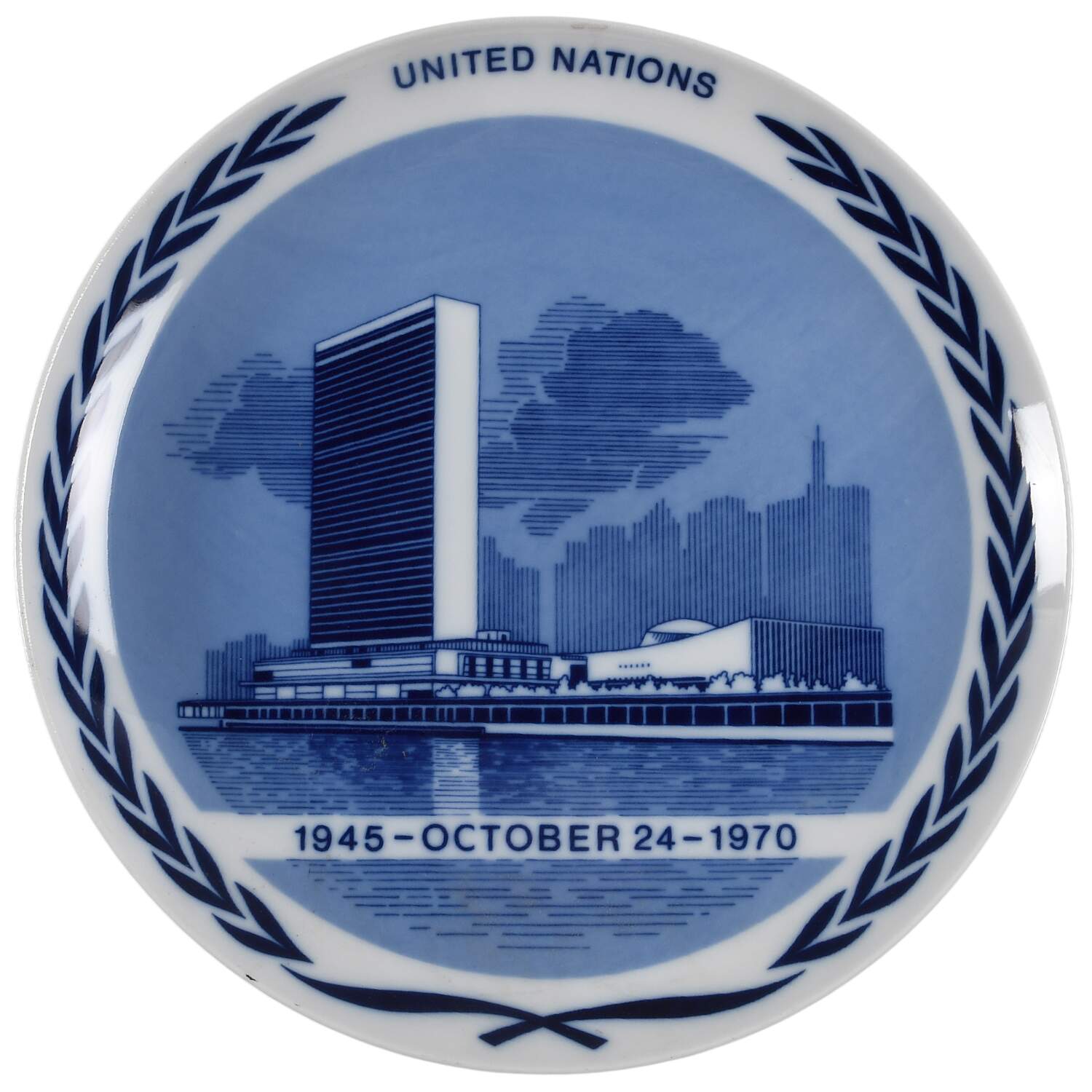Hutschenreuther Plates United Nations-25 Years - Boxed by Hutschenreuther-1