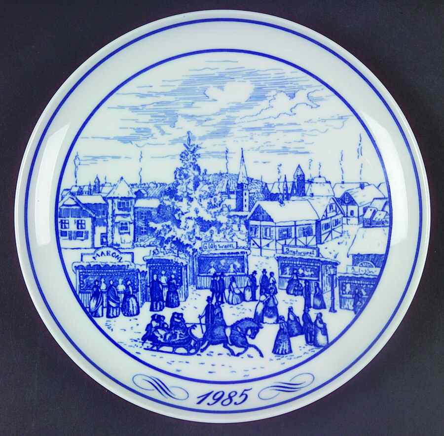 Hutschenreuther Plates Weihnachtsmarkt - Boxed by Hutschenreuther-1