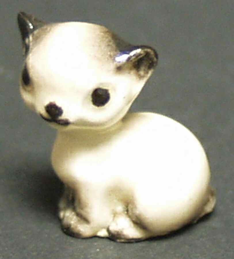 Hagen-Renaker Figurines Siamese Kitten Seated, Style One - No Box by Hagen-Renaker-1