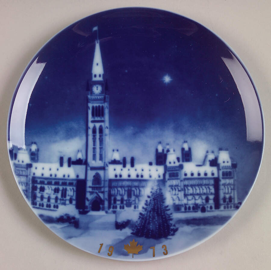 Canada Christmas Plate Parliament Building, Ottawa - No Box by Hutschenreuther-1