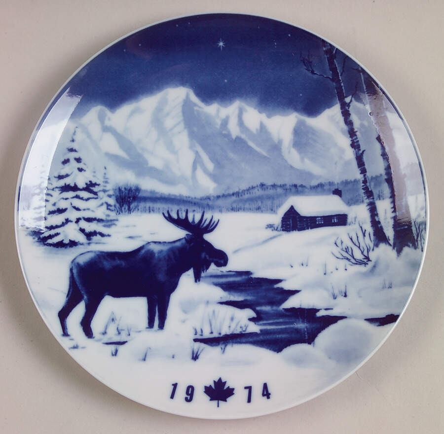 Canada Christmas Plate Moose Country - No Box by Hutschenreuther-1