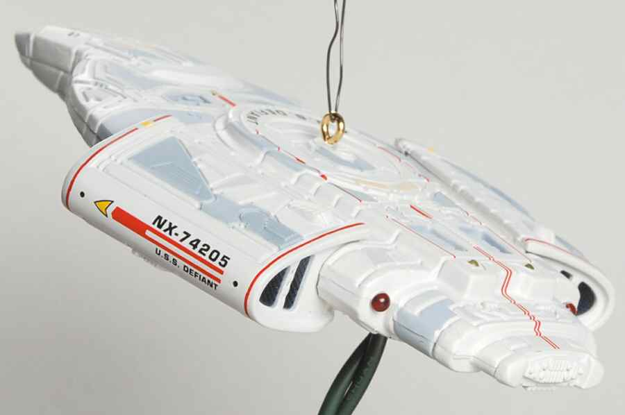 Star Trek-Deep Space Nine U.S.S. Defiant - No Box by Hallmark Gold Crown-1