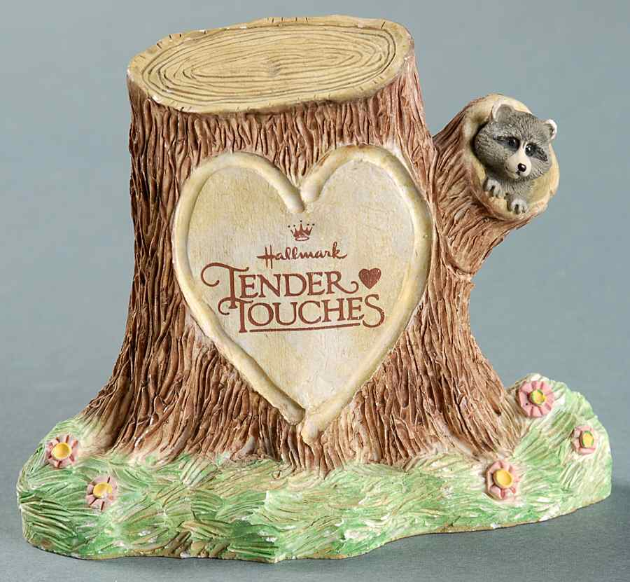 Advertising Signs Racoon In Tree - Advertising Signs by Hallmark Gold Crown-1