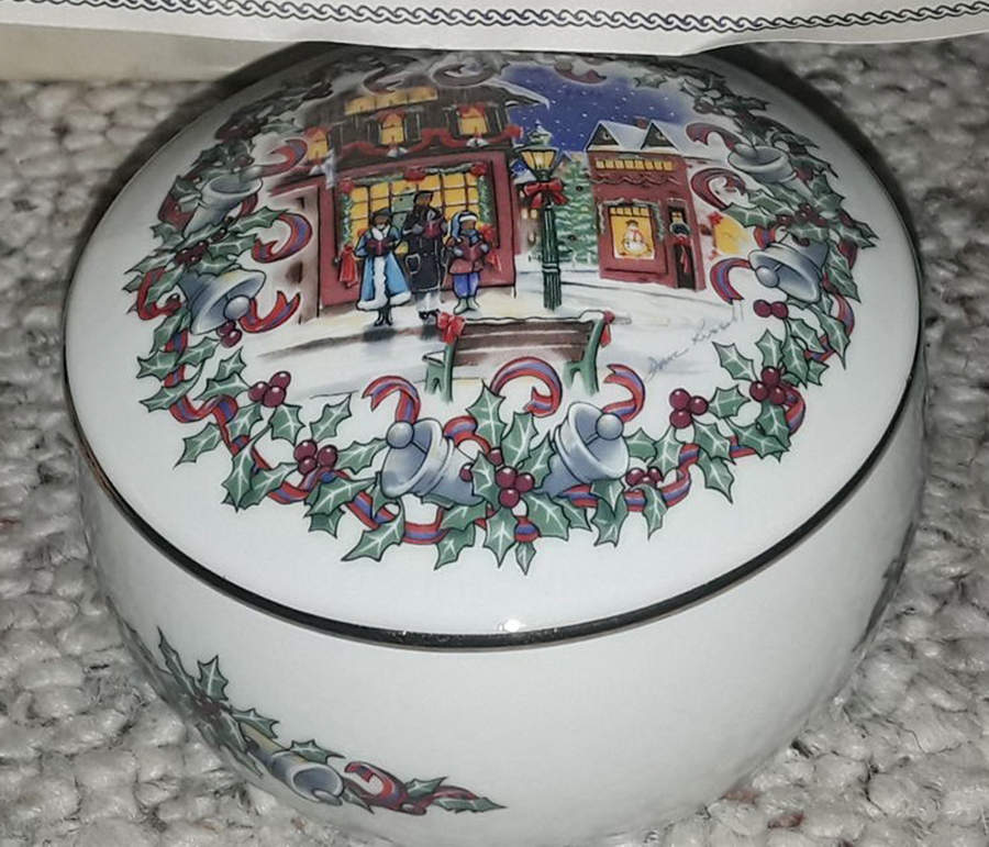Melodies of Christmas Silver Bells - No Box by Heritage House-1