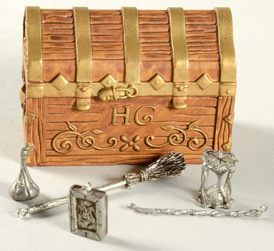 Harry Potter Hermione Granger's Trunk - Boxed by Hallmark Gold Crown-1