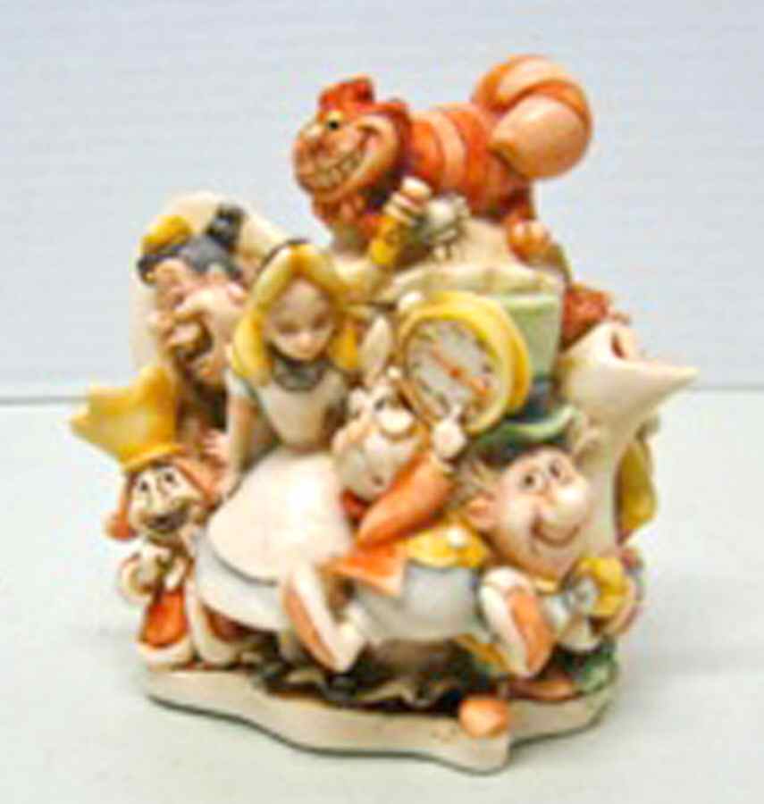 Disney Boxes Alice In Wonderland - Boxed by Harmony Kingdom-1