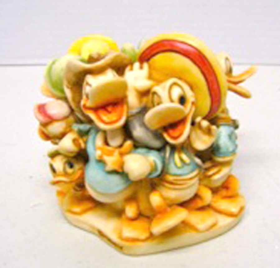 Disney Boxes Feisty Fellow - Boxed by Harmony Kingdom-1