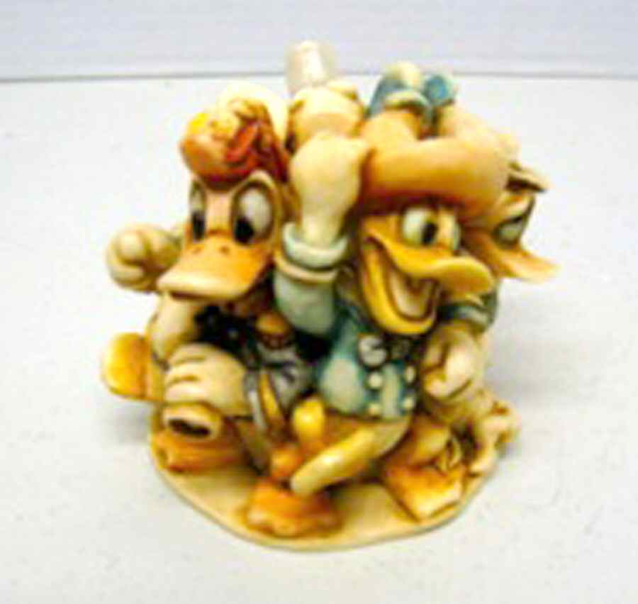 Disney Boxes Donald Through The Years - Boxed by Harmony Kingdom-1