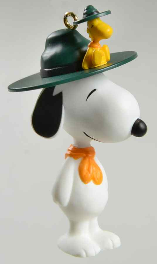 Spotlight on Snoopy 2001-Beagle Scout - Boxed by Hallmark Gold Crown-1