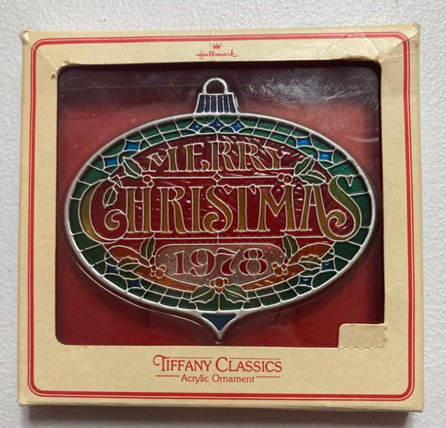 Colors of Christmas 1978-Merry Christmas - Boxed by Hallmark Gold Crown-1