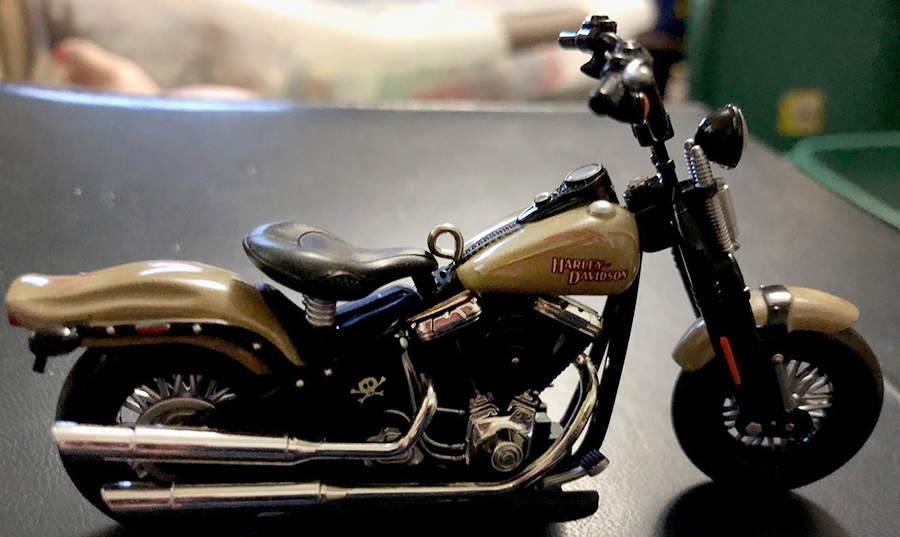Harley Davidson-Motorcycle Milestones 2010 #12 - 2009 Softail Cross Bones - Boxed by Hallmark Gold Crown-1