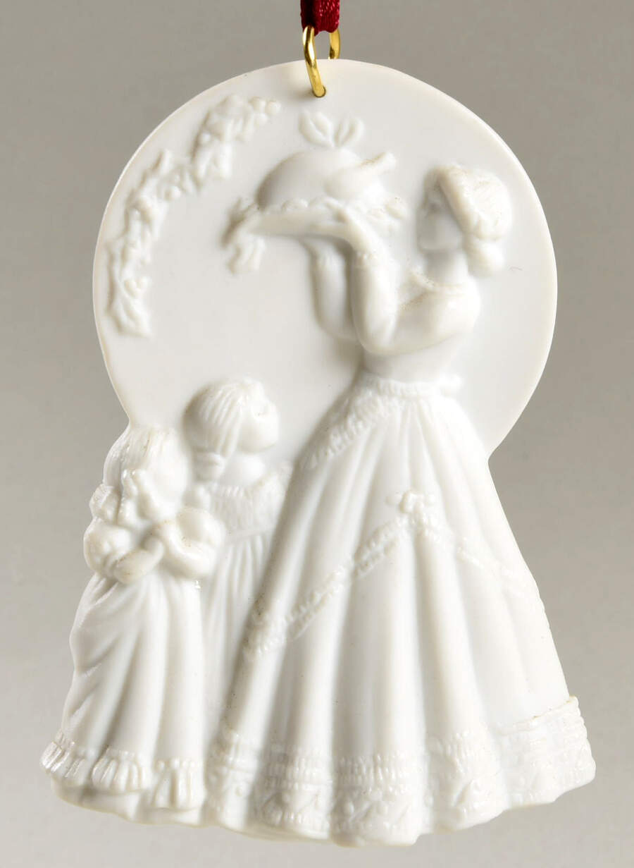 Portraits in Bisque Christmas Feast - No Box by Hallmark Gold Crown-1