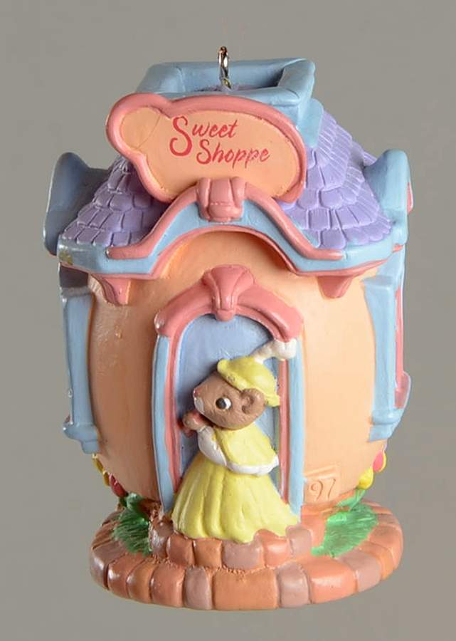 Apple Blossom Lane 1997-Apple Blossom Lane #3 - Boxed by Hallmark Gold Crown-1