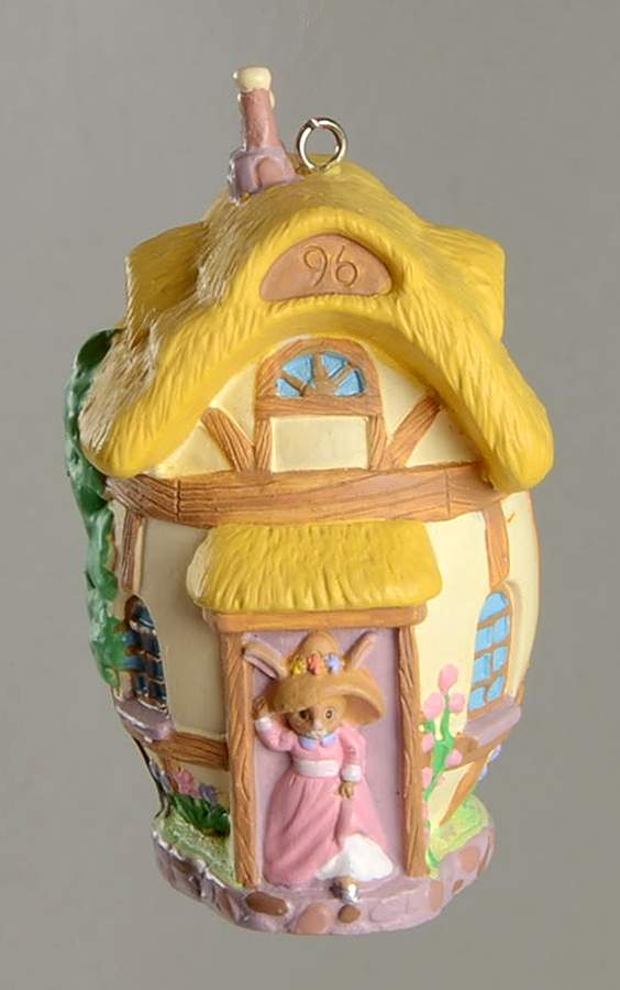 Apple Blossom Lane 1996-Apple Blossom Lane #2 - Boxed by Hallmark Gold Crown-1