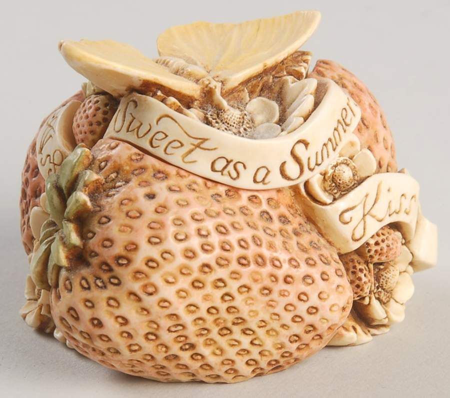 Royal Watch Member Gifts Sweet As A Summer's Kiss - No Box by Harmony Kingdom-1