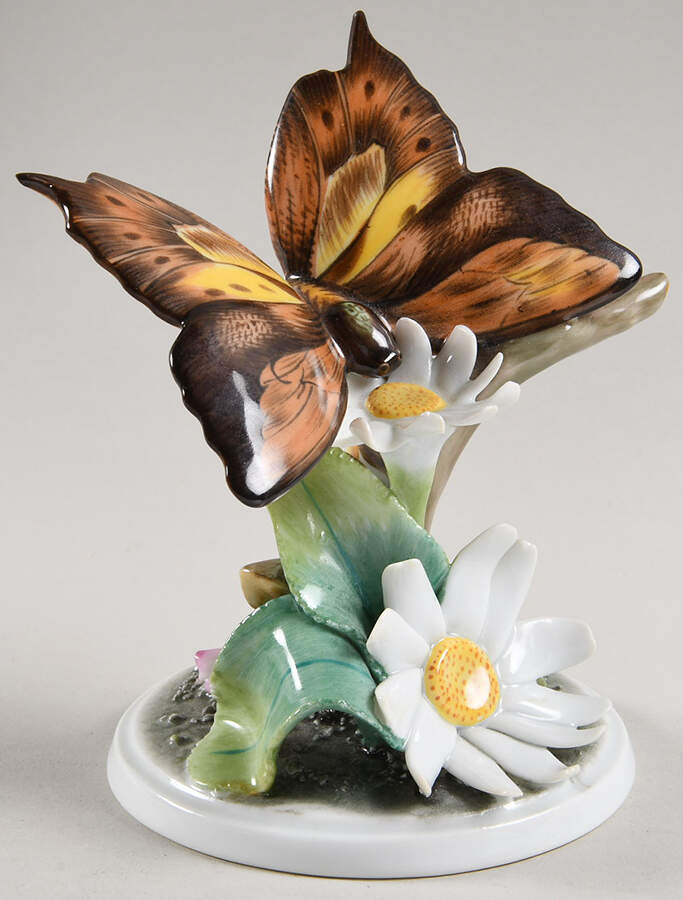 Bugs & Friends Butterfly On Flowers - No Box by Herend-1