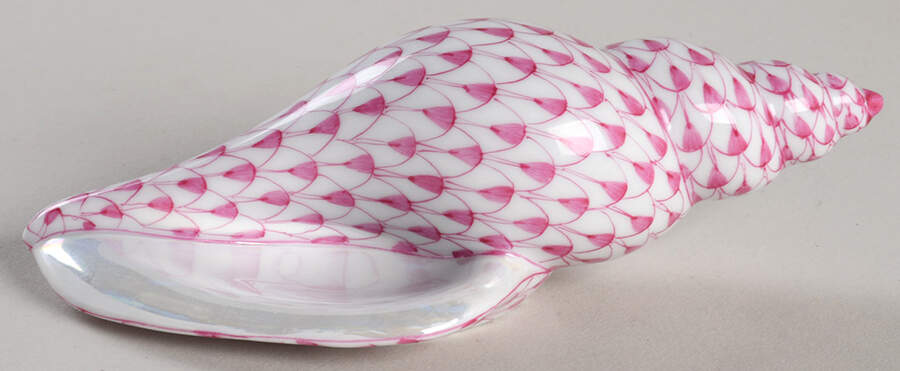 Shells Tulip Shell-Raspberry - No Box by Herend-1