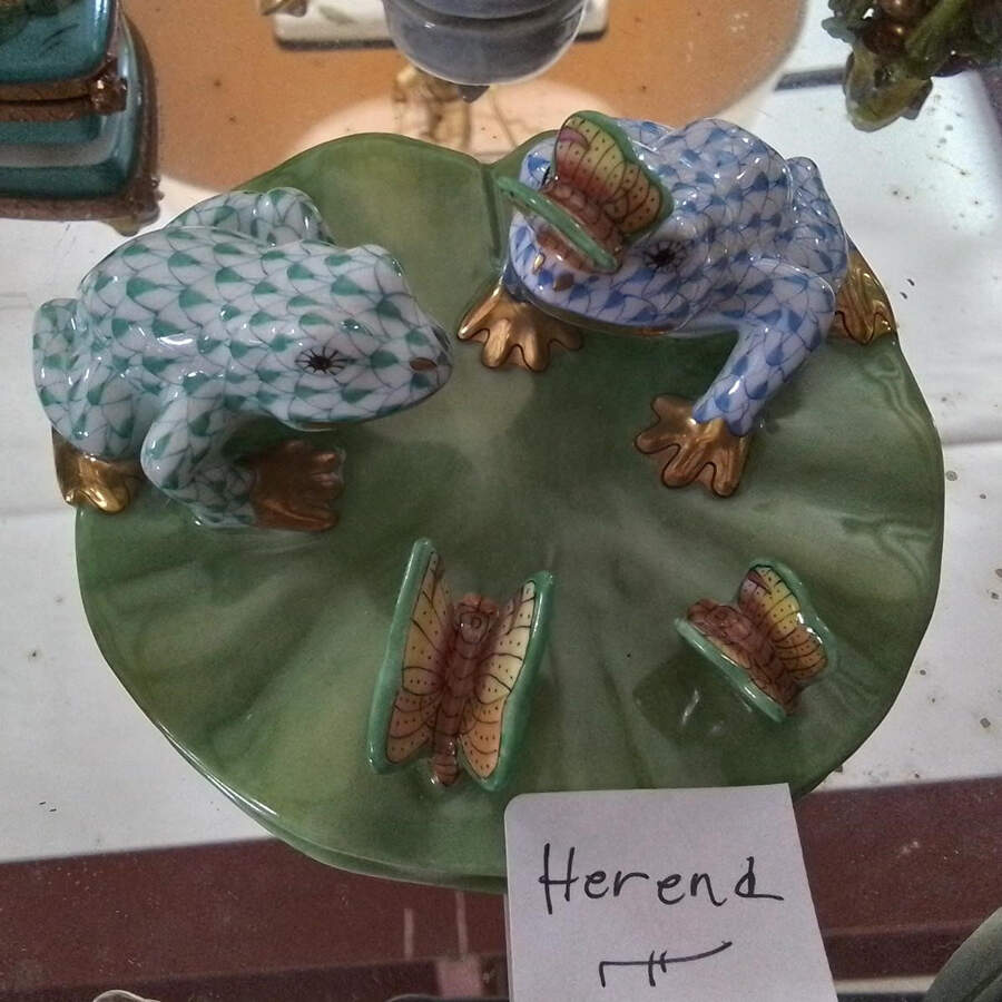 Frogs Frogs On Lily Pad-Blue & Green - No Box by Herend-1