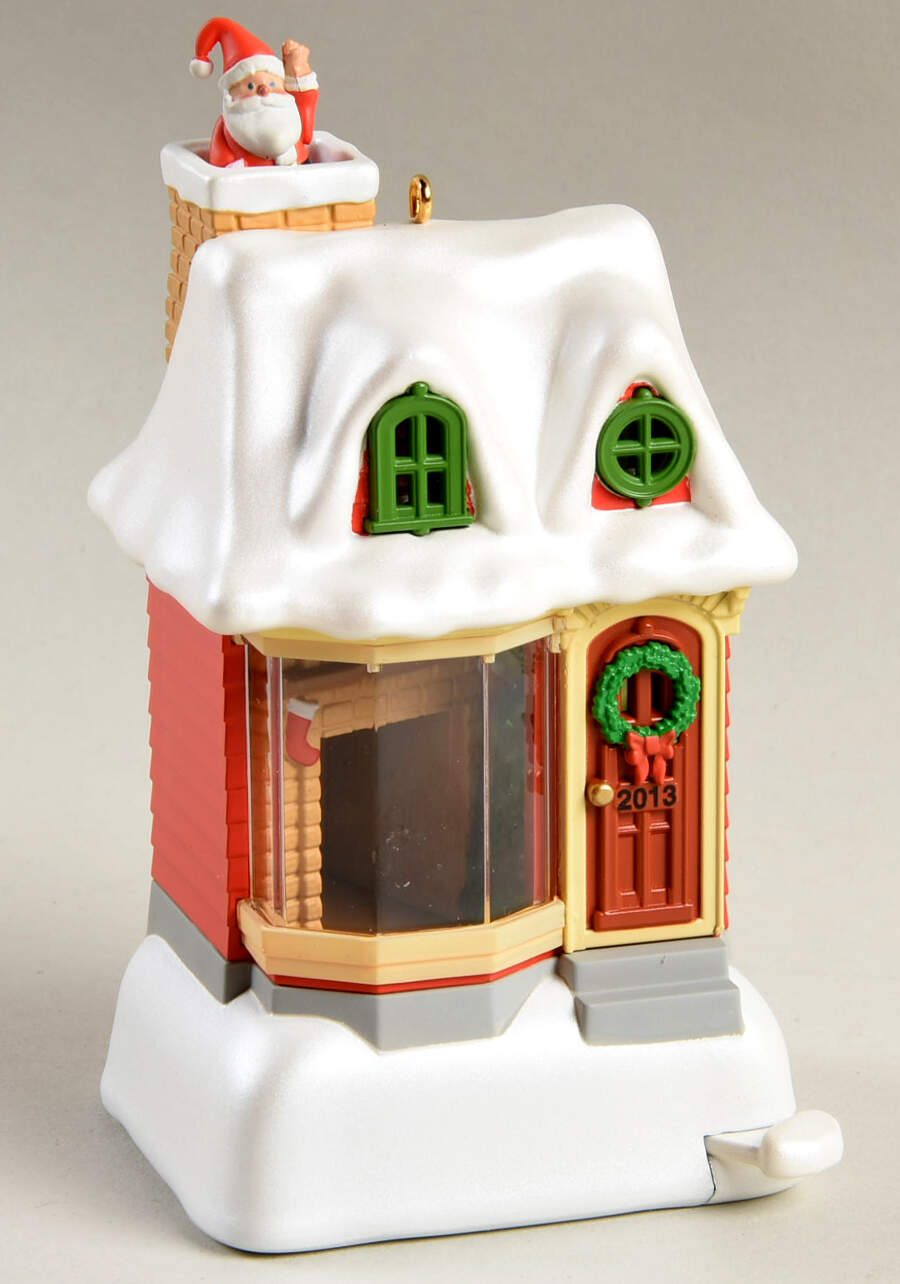 Kringleville 1225 Kringleville Drive #4 - Boxed by Hallmark Gold Crown-1