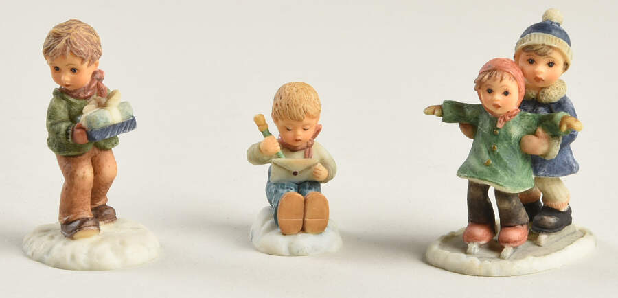Spirit of the Season Figurine Collection Holiday Splendor - Boxed Set - Boxed by Hawthorne Village-1