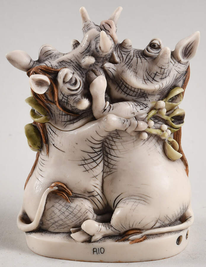 Special Editions Smooch Fest - Standard - Boxed by Harmony Kingdom-1
