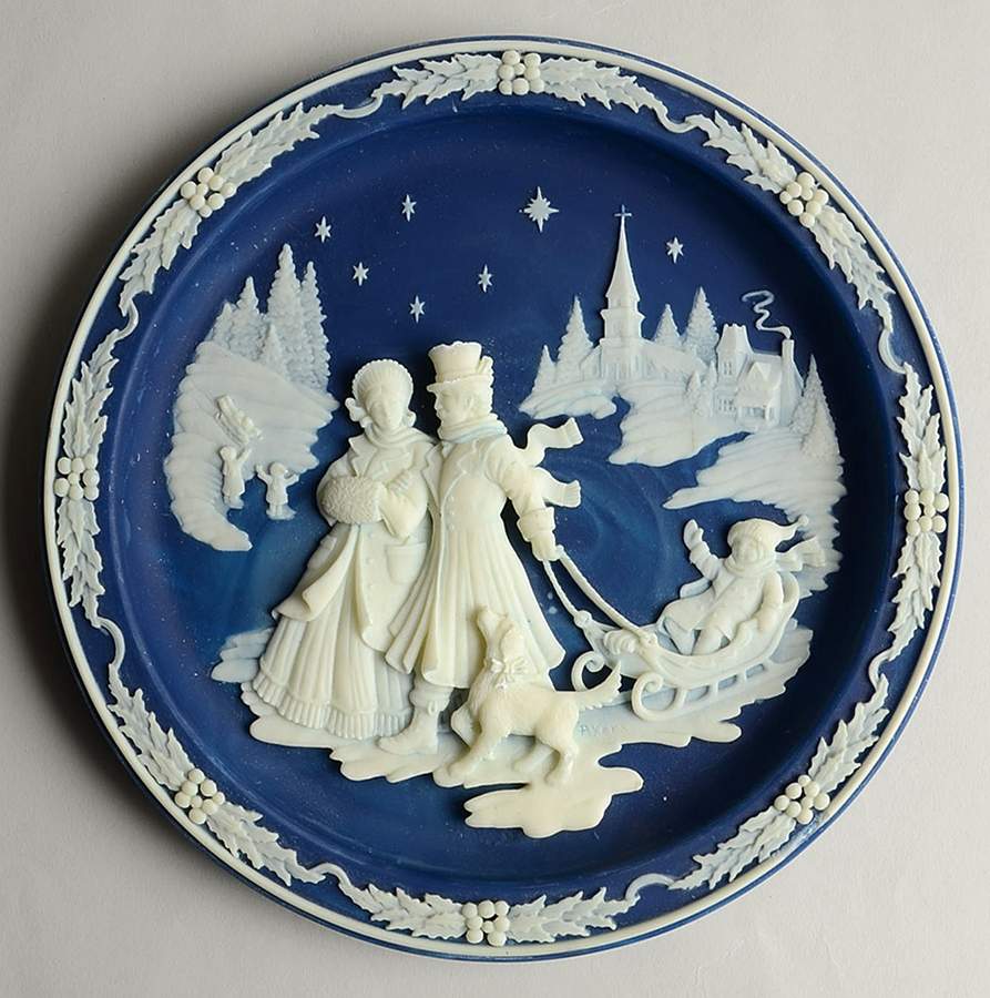 Christmas Cameos Sledding By Starlight - Boxed by Incolay Studios-1