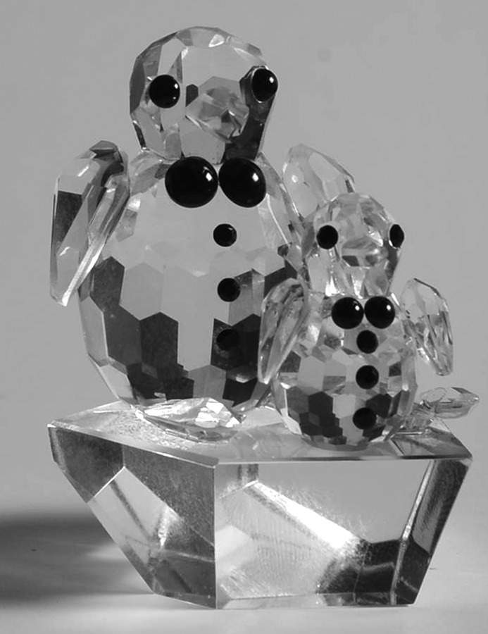 Iris Arc Crystal Figurines Penguins On Base - Boxed by Iris ARC-1