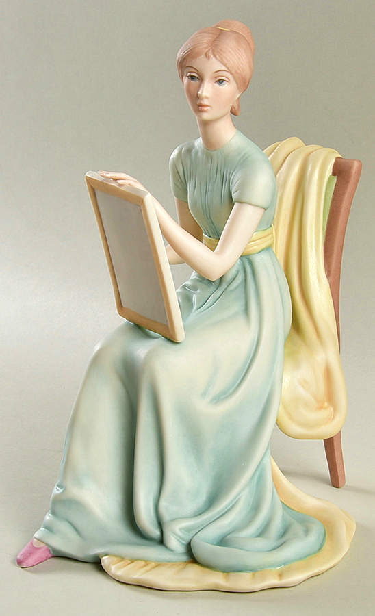 Ispanky Figurines Artist Girl - No Box by Ispanky-1