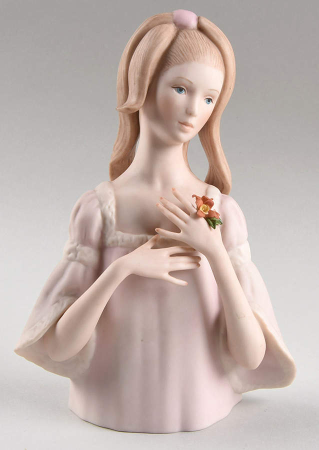 Ispanky Figurines Elizabeth - No Box by Ispanky-1