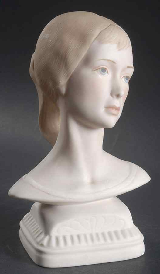 Ispanky Figurines Susie - No Box by Ispanky-1