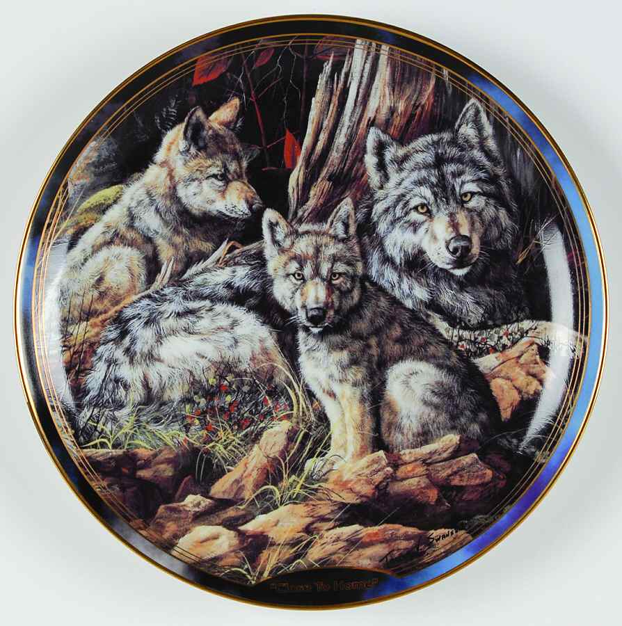 Wolves Dusk To Dawn Close To Home - Boxed by Islandia-1