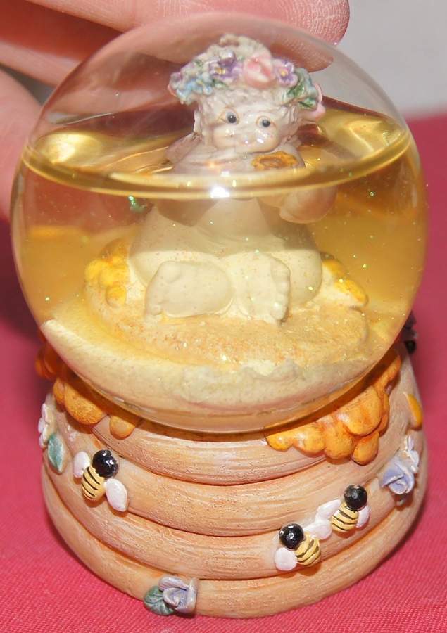 Dreamsicles Snowglobe Bee Sweet - No Box by Cast Art-1