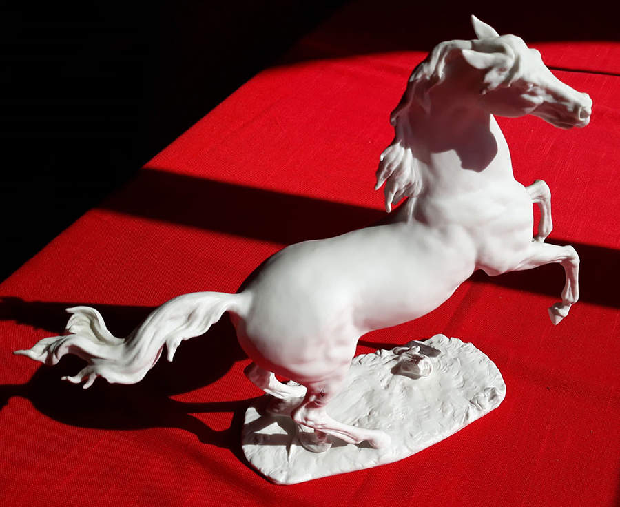 Horses Comet (White Bisque) - Boxed by Kaiser-1