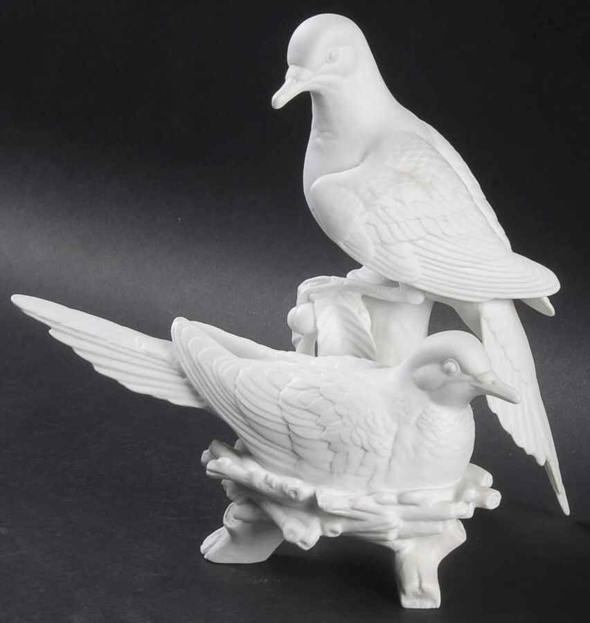 Birds Pigeon Group (White Bisque) - Boxed by Kaiser-1