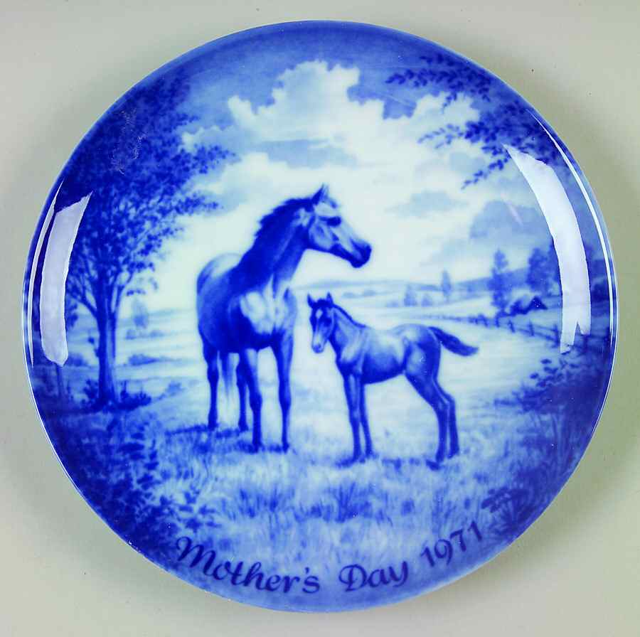 Mother's Day Plate Mare And Foal - No Box by Kaiser-1