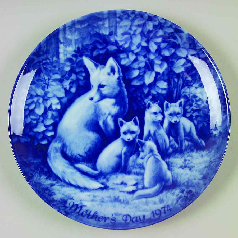 Mother's Day Plate Foxes And Young - Boxed by Kaiser-1