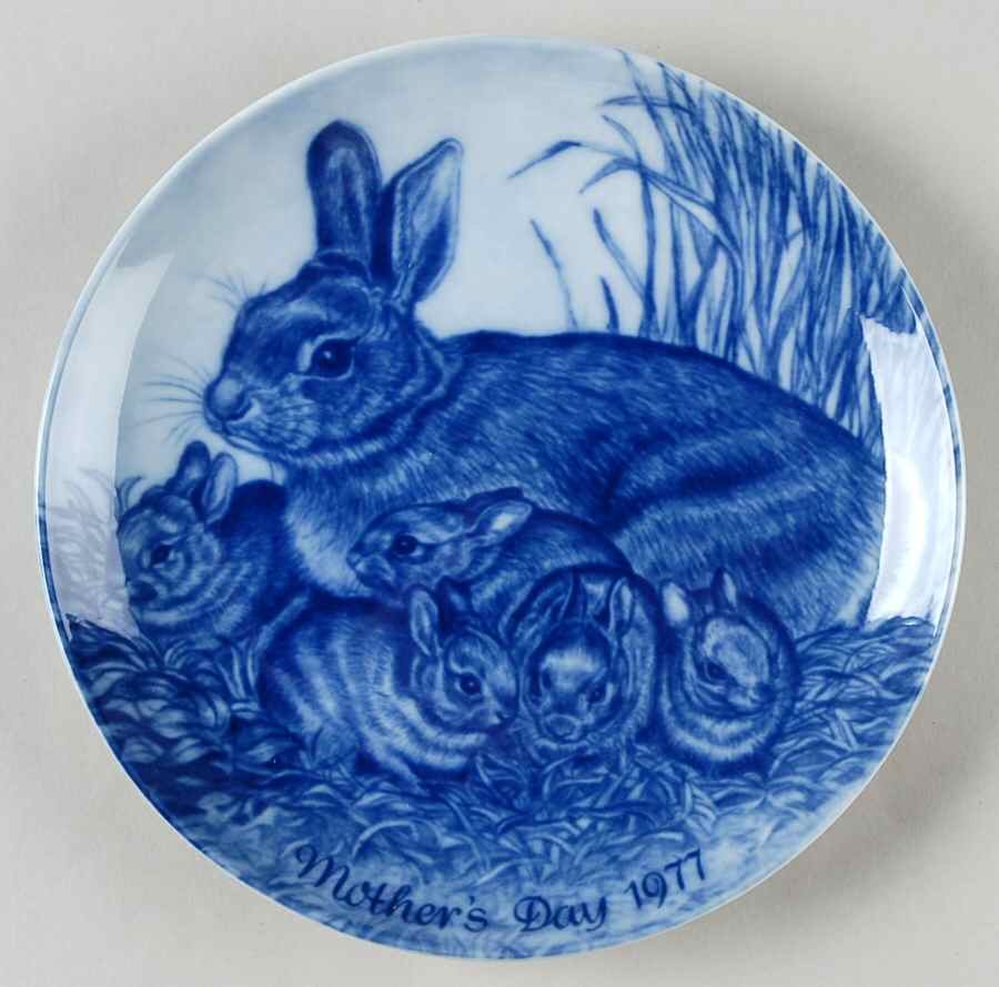 Mother's Day Plate Mother Rabbit With Young - No Box by Kaiser-1