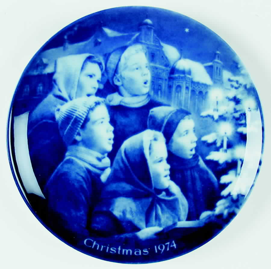 Kaiser Christmas Plate Christmas Carolers - Boxed by Kaiser-1