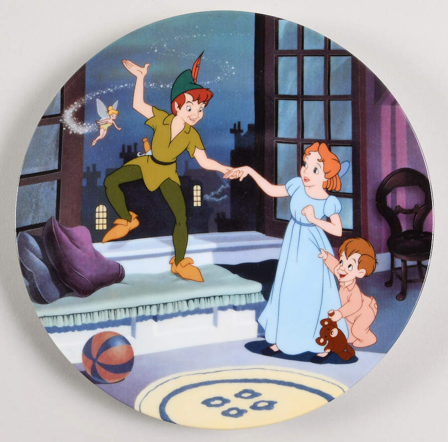 Disney Treasured Moments Collection Peter Pan - No Box by Edwin Knowles-1