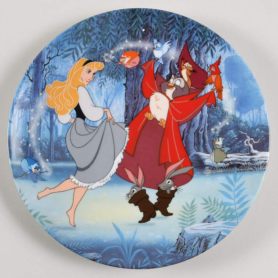 Disney Treasured Moments Collection Sleeping Beauty - No Box by Edwin Knowles-1
