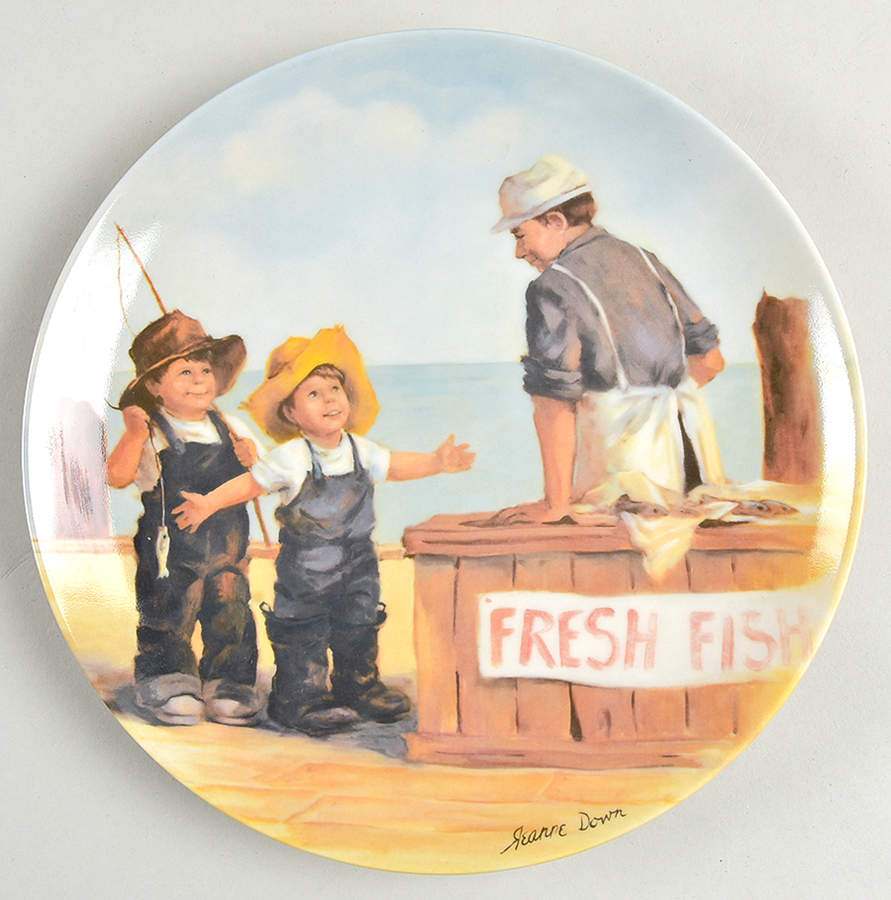 Friends I Remember Fish Story - With Box by Edwin Knowles-1