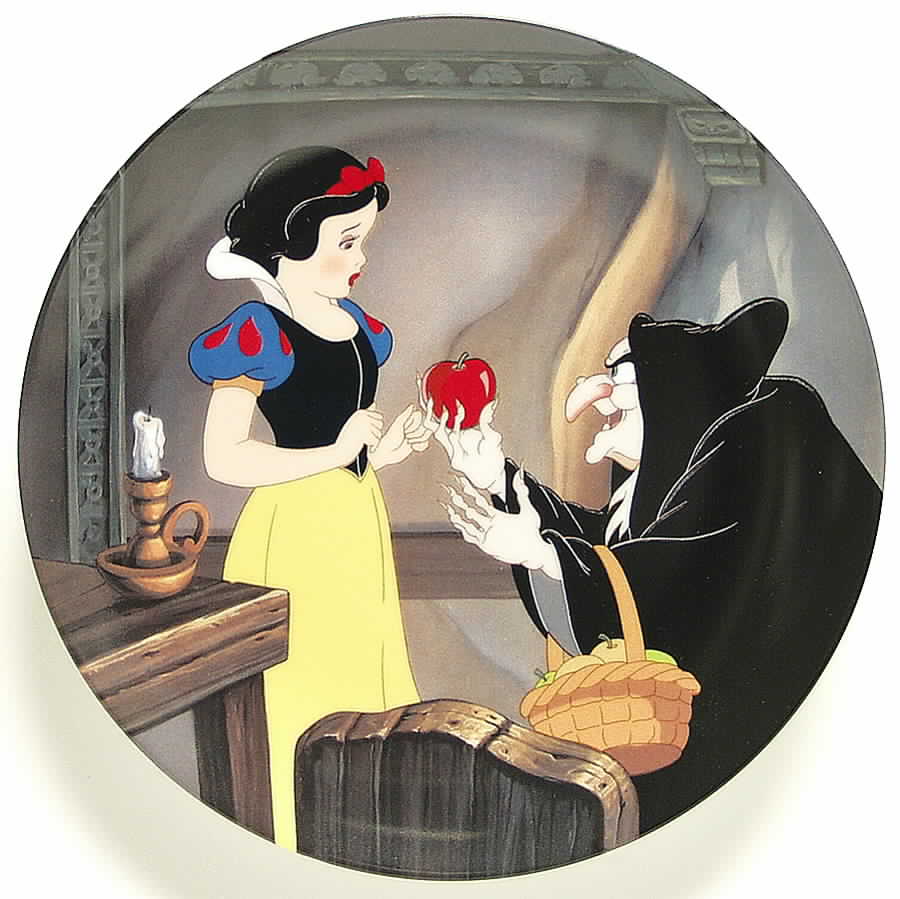Snow White & The Seven Dwarfs The Poison Apple - No Box by Edwin Knowles-1