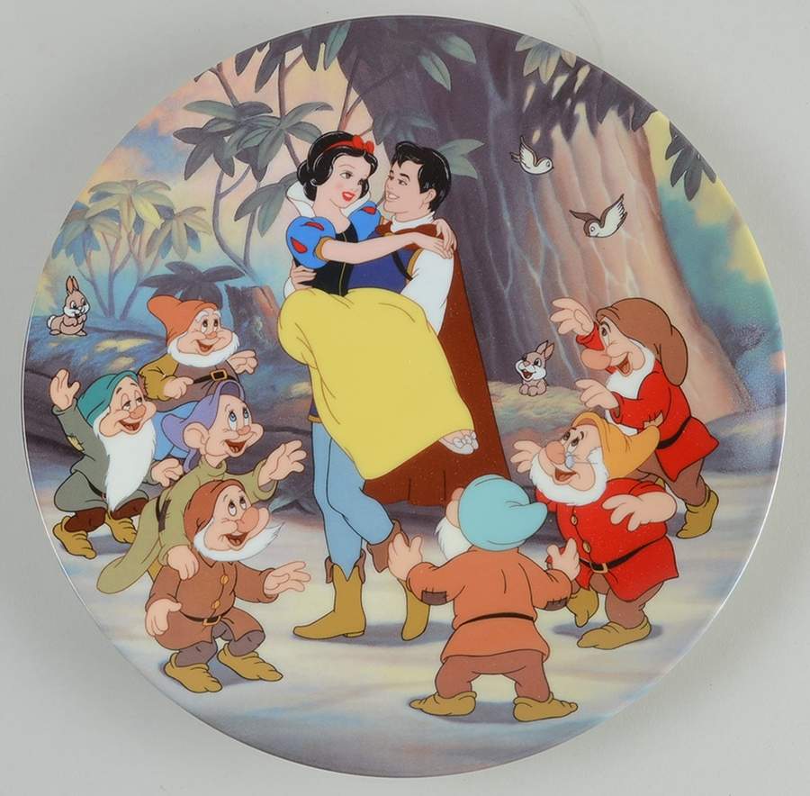 Snow White & The Seven Dwarfs Happy Ending - Boxed by Edwin Knowles-1